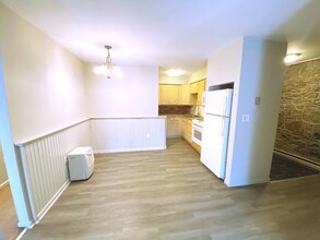 410 W Pennsylvania Ave-Unit -403 in Pen Argyl, PA - Building Photo - Building Photo