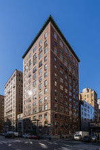 876 Park Ave in New York, NY - Building Photo - Building Photo