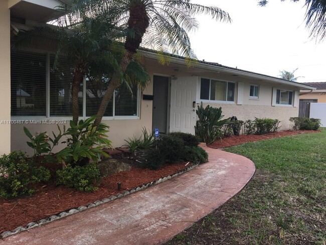 4407 Buchanan St in Hollywood, FL - Building Photo - Building Photo