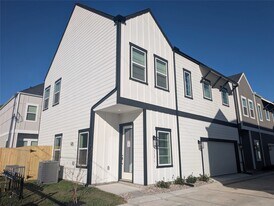 9912 A Clark Rd in Houston, TX - Building Photo