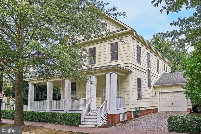 property at 2015 N Pollard St