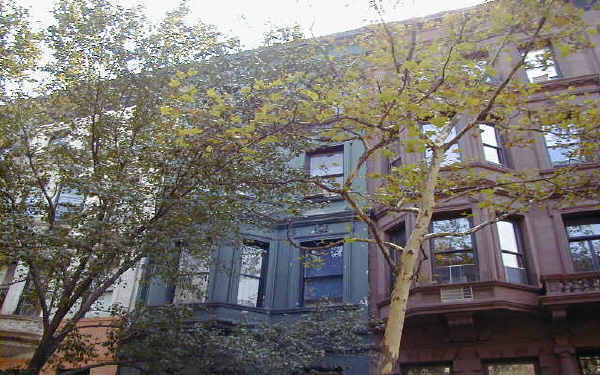 44 W 69th St in New York, NY - Building Photo - Building Photo