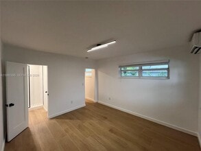 7035 NE 4th Ct in Miami, FL - Building Photo - Building Photo