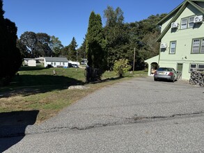 170 Walker Hill Rd in Groton, CT - Building Photo - Building Photo