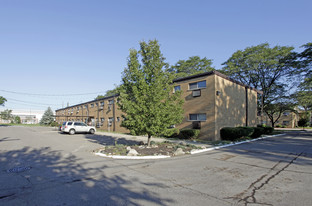 8050 Francine St in Warren, MI - Building Photo