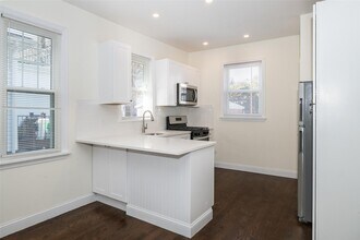 187 Pelham Rd in New Rochelle, NY - Building Photo - Building Photo