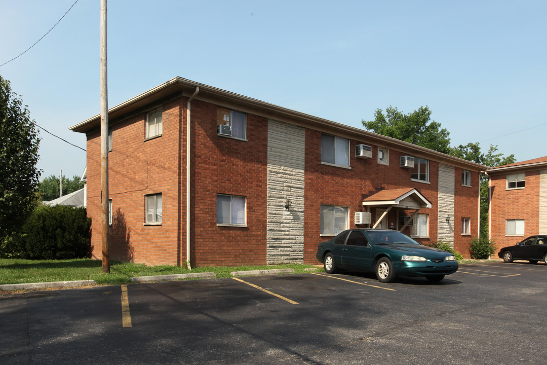 2411-2415 Charlestown Rd in New Albany, IN - Building Photo