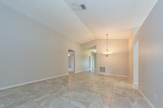 1142 N 13th Square in Vero Beach, FL - Building Photo - Building Photo