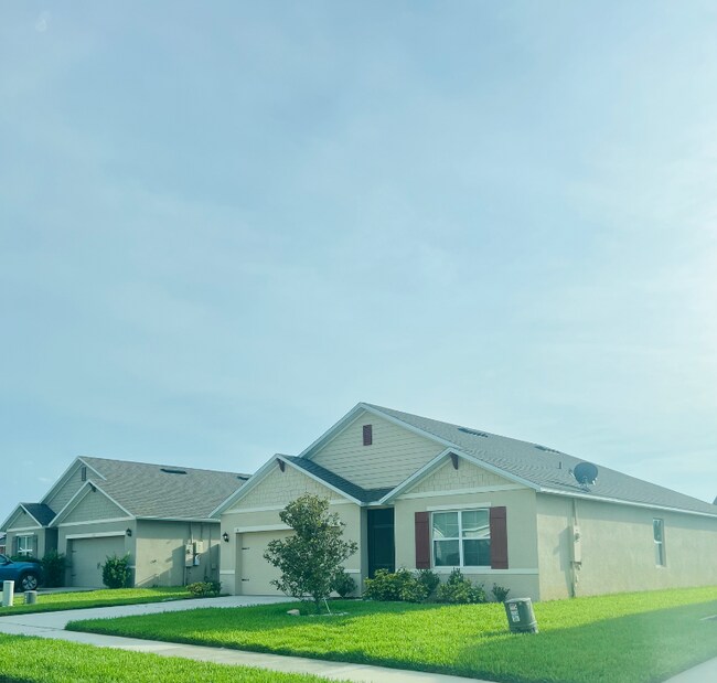 316 Pitch Pine Dr in Debary, FL - Building Photo - Building Photo