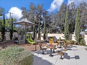 1452 N Harbor Blvd in Santa Ana, CA - Building Photo - Building Photo
