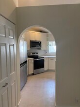 210 Canterbury Dr W in Palm Beach Gardens, FL - Building Photo - Building Photo
