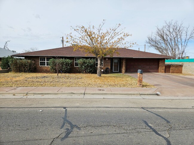 1331 N Scenic Dr