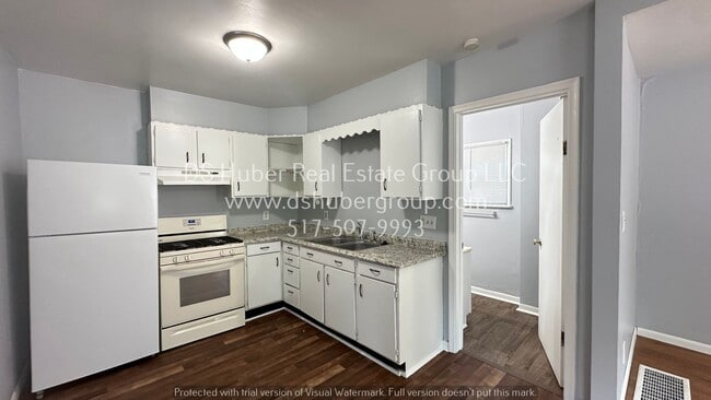 property at 208 S 8th St