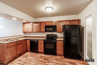 801 Barrett St N in Fargo, ND - Building Photo - Building Photo