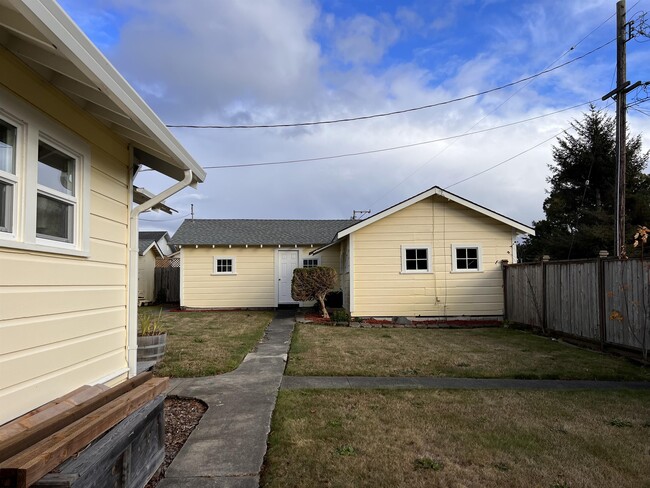 3239 K St in Eureka, CA - Building Photo - Building Photo