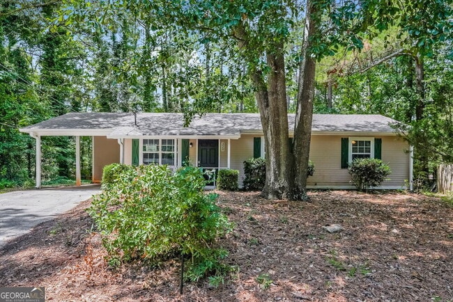 320 Rodgers Ct SE
