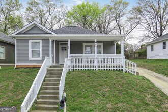 652 Hugh St SW in Atlanta, GA - Building Photo - Building Photo
