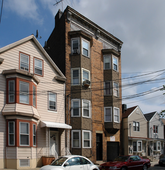 Apartments at 56 Jefferson St