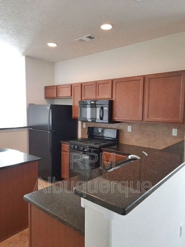2326 Vista de Colinas Dr SE in Rio Rancho, NM - Building Photo - Building Photo