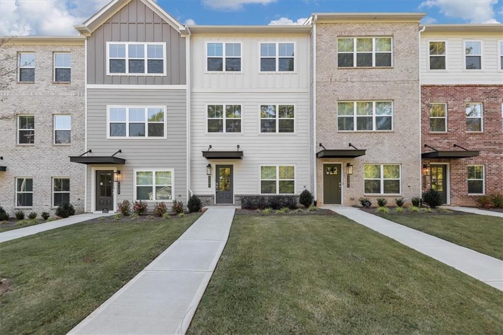 5485 BLOSSOMWOOD Trl in Mableton, GA - Foto de edificio