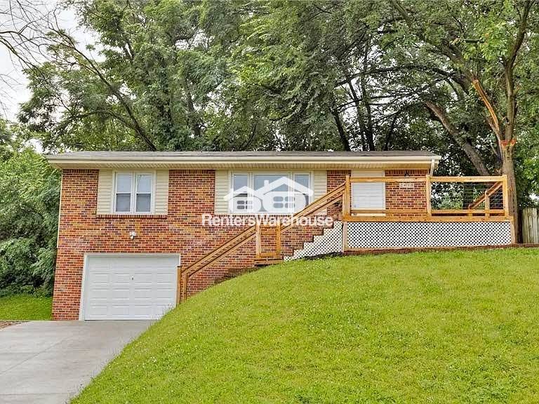 2418 Boston Ave in Des Moines, IA - Foto de edificio