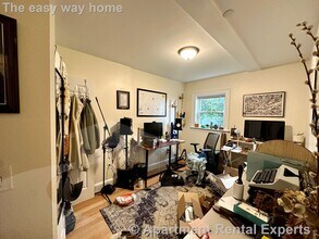 26 Putnam St in Somerville, MA - Building Photo - Building Photo