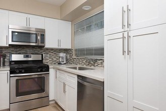 1111 Adella Ave-Unit -A in Coronado, CA - Building Photo - Building Photo