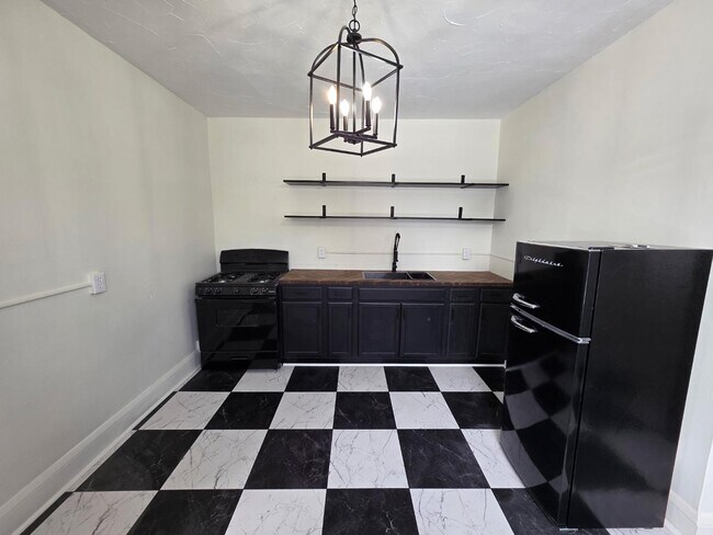 126 Dawes Ave in Akron, OH - Building Photo - Building Photo