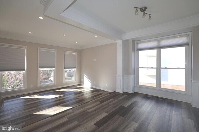 47616 Watkins Island Square in Sterling, VA - Building Photo - Building Photo