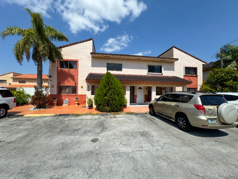 2885 W 76th St in Hialeah, FL - Building Photo