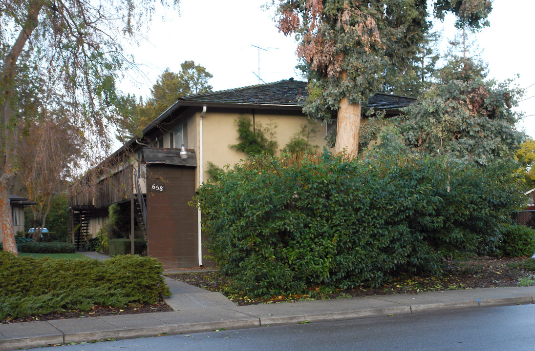 Sierra Court Apartments in Mountain View, CA - Building Photo