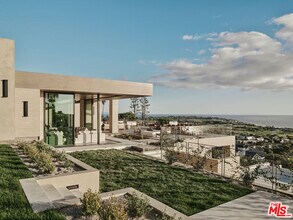 30010 Andromeda Ln in Malibu, CA - Building Photo - Building Photo