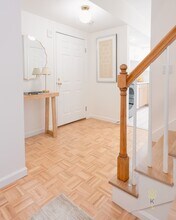 5 Davis Ave, Unit 6 in Brookline, MA - Foto de edificio - Building Photo