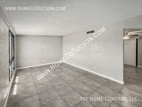 410 W Calle Antonia in Tucson, AZ - Building Photo - Building Photo