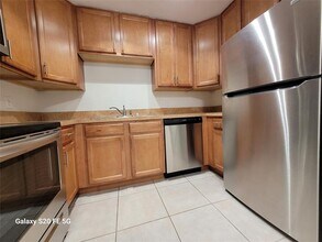 10880 Royal Palm Blvd in Coral Springs, FL - Building Photo - Building Photo