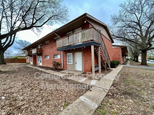 property at 2506 Redbud Ln