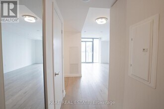 11-2711 Wellesley St W in Toronto, ON - Building Photo - Building Photo