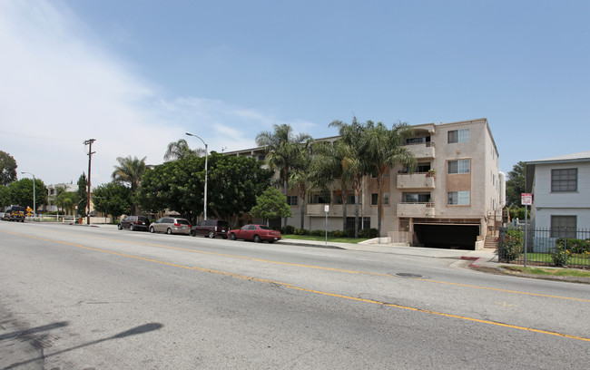 Hazeltine in Van Nuys, CA - Building Photo - Building Photo