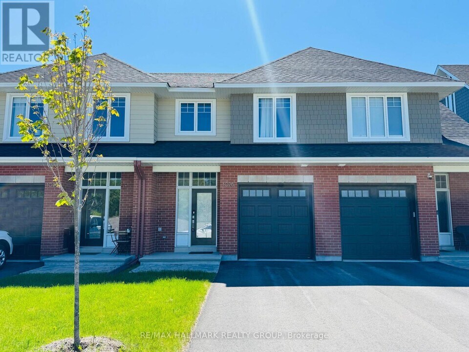 1026 Blanding St in Ottawa, ON - Building Photo