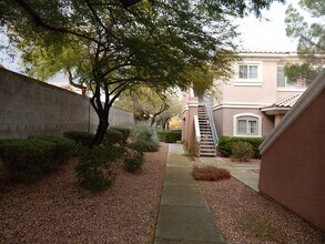 353 Amber Pine St in Las Vegas, NV - Building Photo - Building Photo