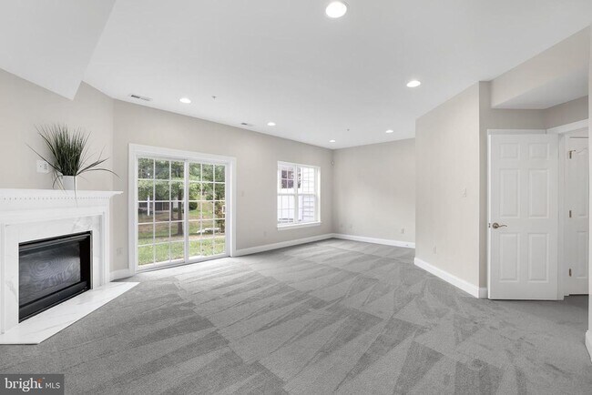 9769 Northern Lakes Ln in Laurel, MD - Building Photo - Building Photo