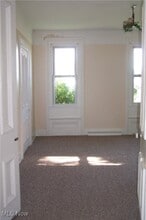 15962 Pierce St in Middlefield, OH - Foto de edificio - Building Photo