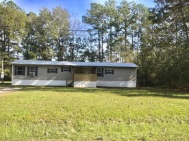 110 S Rustic Ln in Lumberton, TX - Building Photo