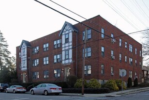 1831 Courtland Ave in Norwood, OH - Building Photo