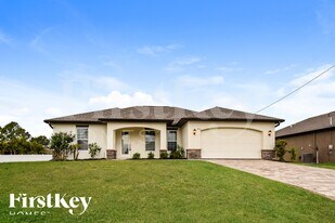 2912 NW 18th Pl in Cape Coral, FL - Building Photo