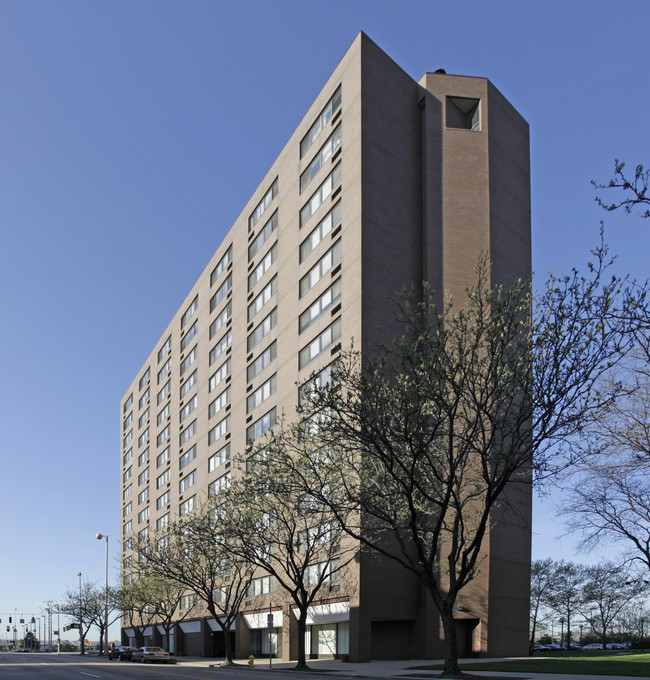 Page Tower in Cincinnati, OH - Foto de edificio - Building Photo