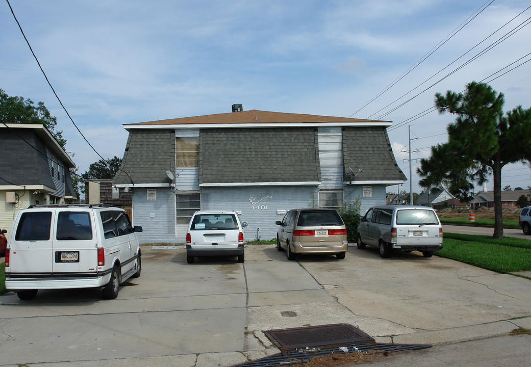 4401 Sonfield St in Metairie, LA - Foto de edificio