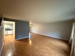 3127 Vía Grande in Sacramento, CA - Foto de edificio - Building Photo