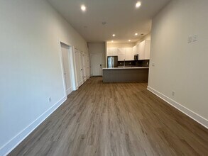 Room in Condo on Custer Ave SE in Atlanta, GA - Building Photo - Building Photo