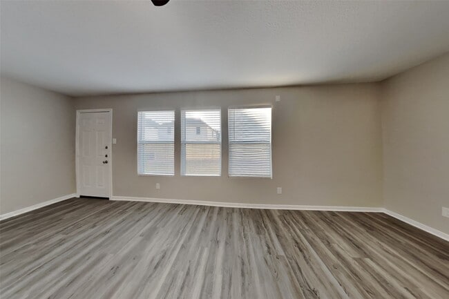 property at 5047 Lamppost Hill Ct